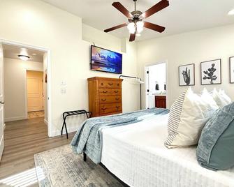 Getaway- Lake Powell, Horseshoe Bend, Antelope Canyon - Page - Bedroom
