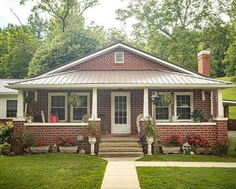 The Home Place, in the Mountains! - Pennington Gap - Building