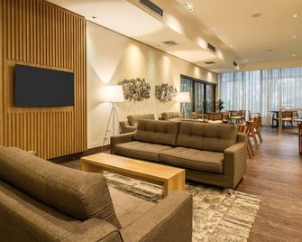 Hotel Deville Business Maringá - Maringá - Sala d'estar