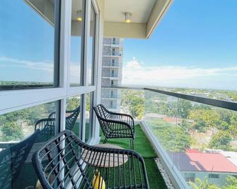 The Palladium Retreat - Iloilo City - Balkon