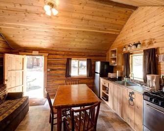 Comfy cabin is situated on the Silver Gate property which overlooks 10,000ft tall mountain peaks surrounding the town. - Silver Gate - Cuisine
