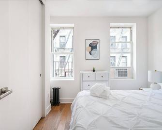 Cozy Midtown 1 Bed w/Laundry & Elevator #6184 - New York