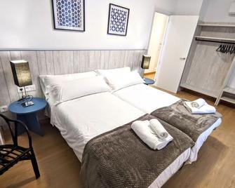 Apartamentos Plaza del Torico Teruel - Teruel - Habitación