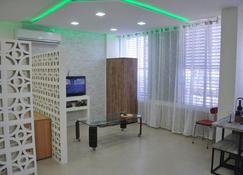 Isramax Jerusalem Apartment in Bat-Yam - Bat Yam - Living room