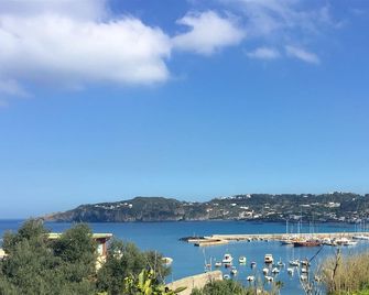 Harbour View - Ischia - Vista externa