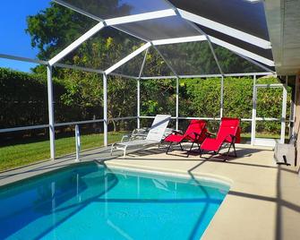 SW Cape Coral Home w Private Heated Pool in Quiet Neighborhood - Cape Coral - Pool
