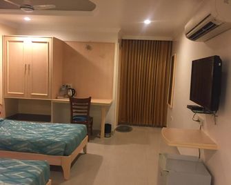 Hotel Sarthak - Bhopal - Bedroom