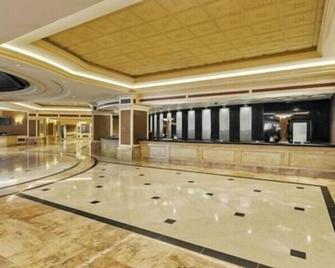 Gold Strike Casino Resort - Tunica Resorts - Lobby