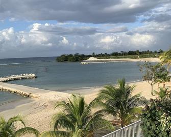 Luxury Private Beachfront Escape - Saint Ann’s Bay - Beach