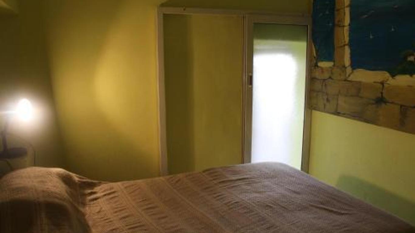 Naples Pizza Hostel