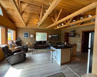 Stay Twin Lakes Cottage - Twin Lakes (Lake County) - Sala de estar