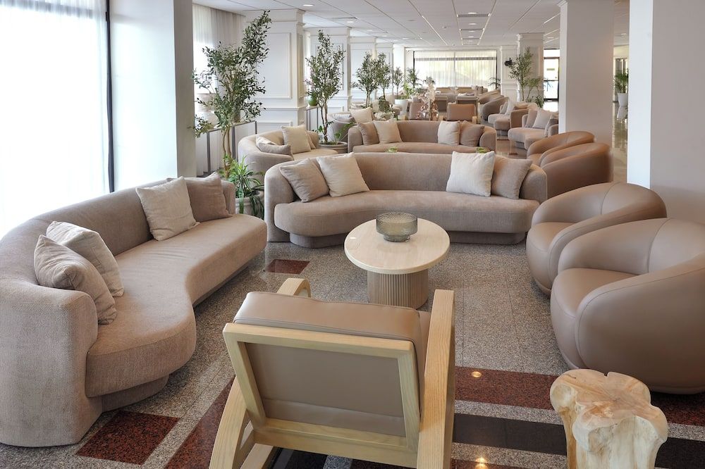 Nelia Sea Breeze Hotel - איה נאפה - טרקלין