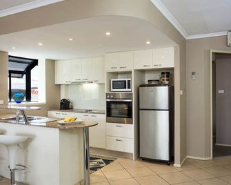 oceanview 6 with rooftop terrace & spa - Nambucca Heads - Küche