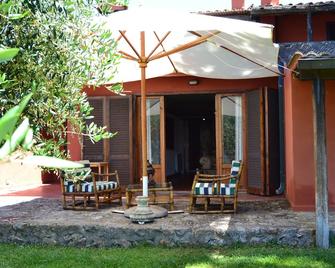 August 2025 Offer! Ansedonia 1 Km From Beach, Big Fenced Garden, Amazing View - Orbetello - Patio