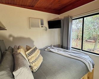 Meadowbrook Tiny House - Stay among the best wineries in Orange - Orange - Bedroom