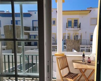 Peniche Surf Lodge - Peniche - Balcón