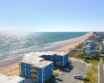 Ocean-view Condo: Steps to North Topsail Beach! - Sneads Ferry - Playa