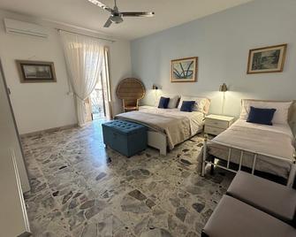 Kalós Apartments - Milazzo - Habitación