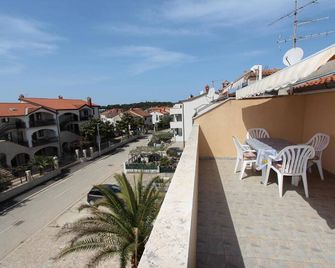 Holiday flat Lora 4 nit 2 large terrace. - Rovinj - Balcon