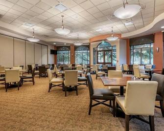 Your Gateway to Orlando Adventure! Outdoor Pool, Full Kitchen, Free Shuttle! - Celebration - Restaurant