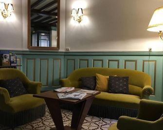 The Old Hotel Ravel Centre - קלרמו פראה - טרקלין