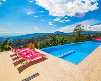 Hotel Casa Portones - Chinauta - Piscina