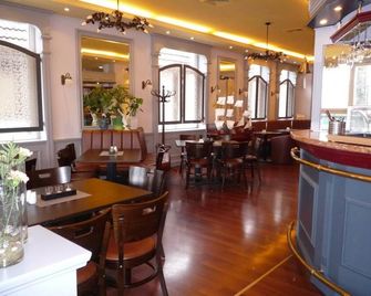 Doppelzimmer Lunch, direkt am Alten Strom - Warnemünde - Restauracja