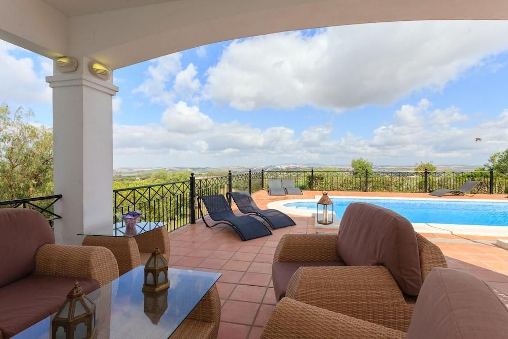 Arcos Gardens Country Estate