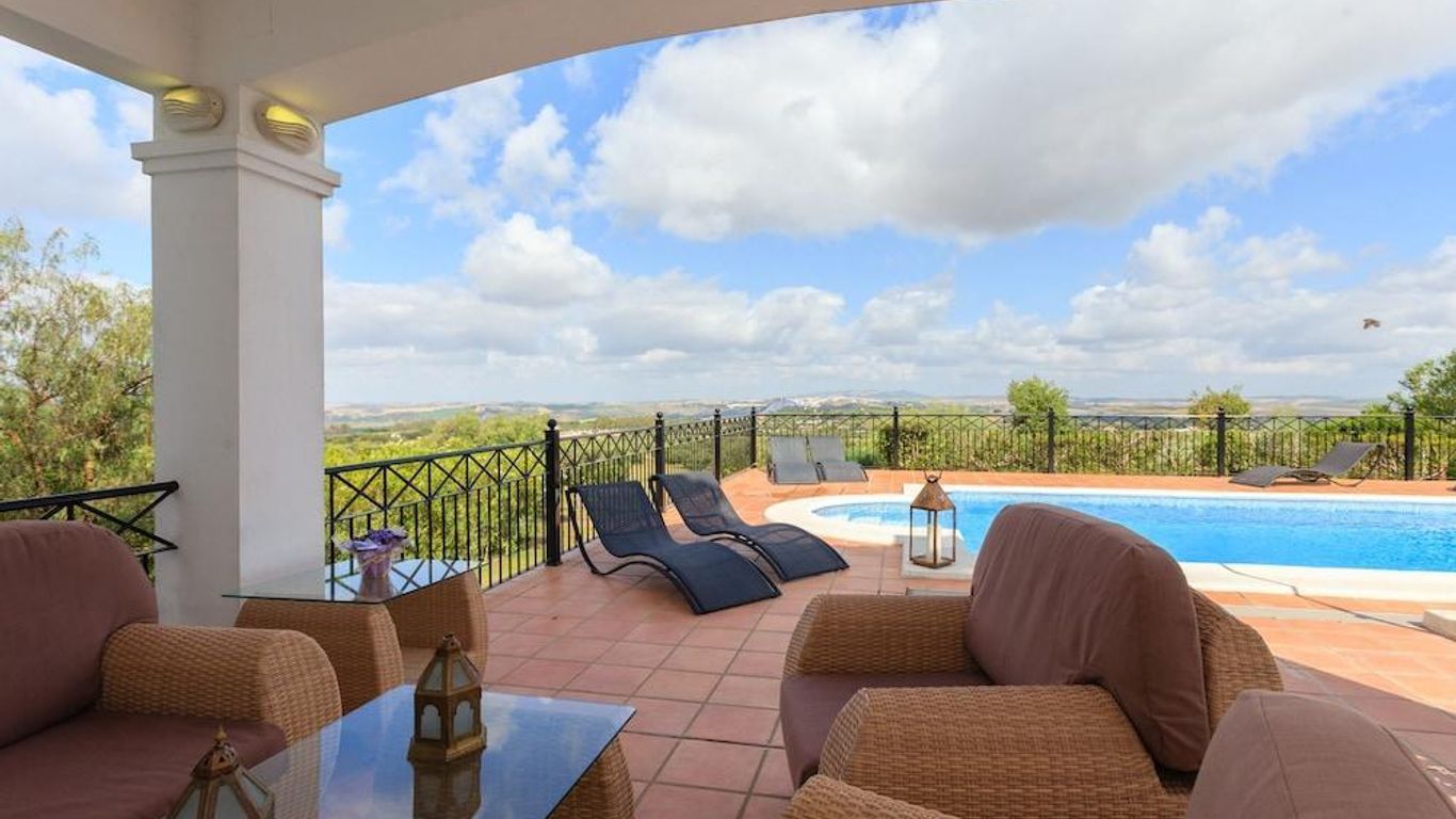 Arcos Gardens Country Estate