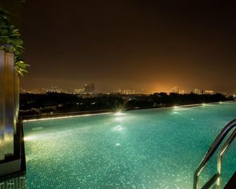 Expressionz Professional Suites By Mykey Global - Kuala Lumpur - Pool
