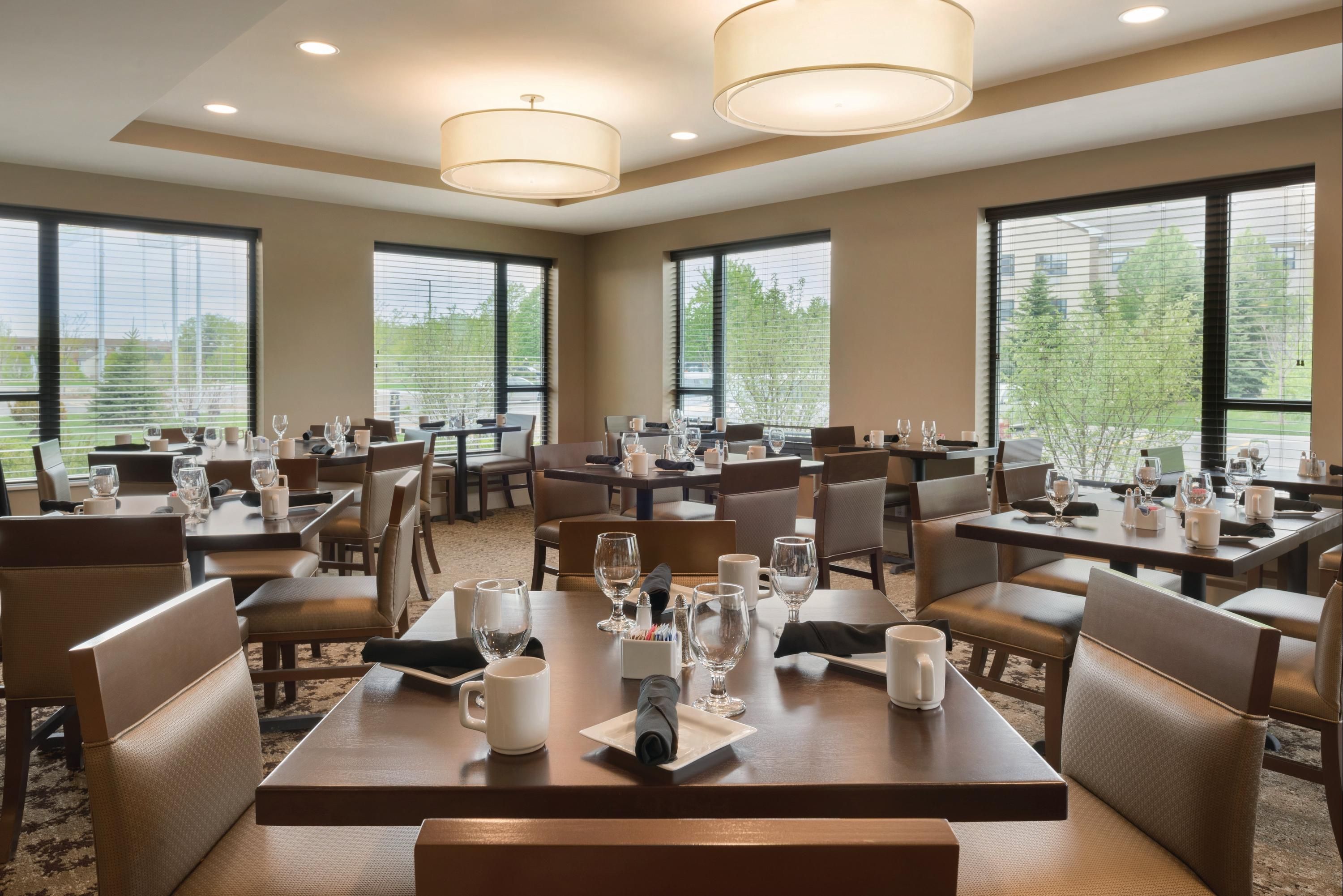 Holiday Inn Chicago - Schaumburg By IHG thumbnail 2