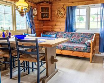 Holiday Home Naustvollen by Interhome - Balestrand - Dining room