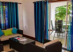 Chez Augustine - Baie Lazare - Living room