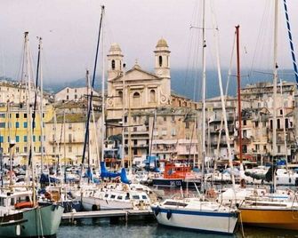 Bastia-Room - Bastia - Vista del exterior