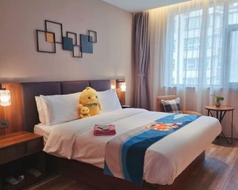 Homeinn Plus Hotel (Jinzhou Railway Station Renmin Street) - Jinzhou - Bedroom