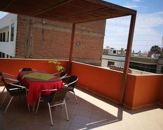Hostal Shalom - Pisco - Balcón