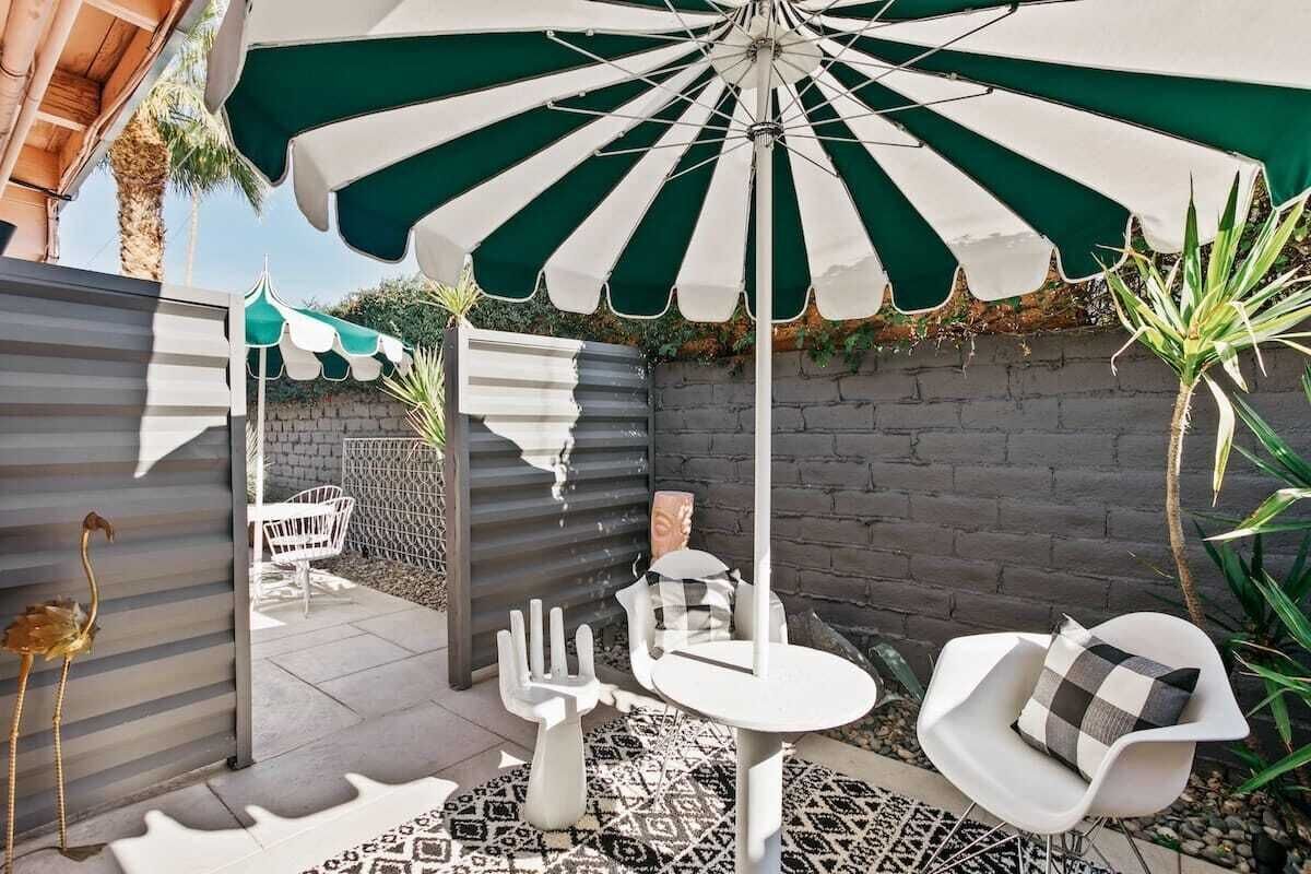 The Marley Hotel by AvantStay 20 OCC Full Hotel Buyout in Palm Springs w Pool Hot Tub - פאלם ספירנגס - פטיו