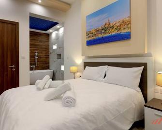 Gem Beachfront Apt with Amazing Bay and Sea Views - Birżebbuġa