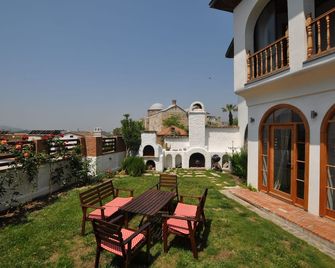 St John's House, Ephesus Holiday Rentals - Selcuk - Innenhof