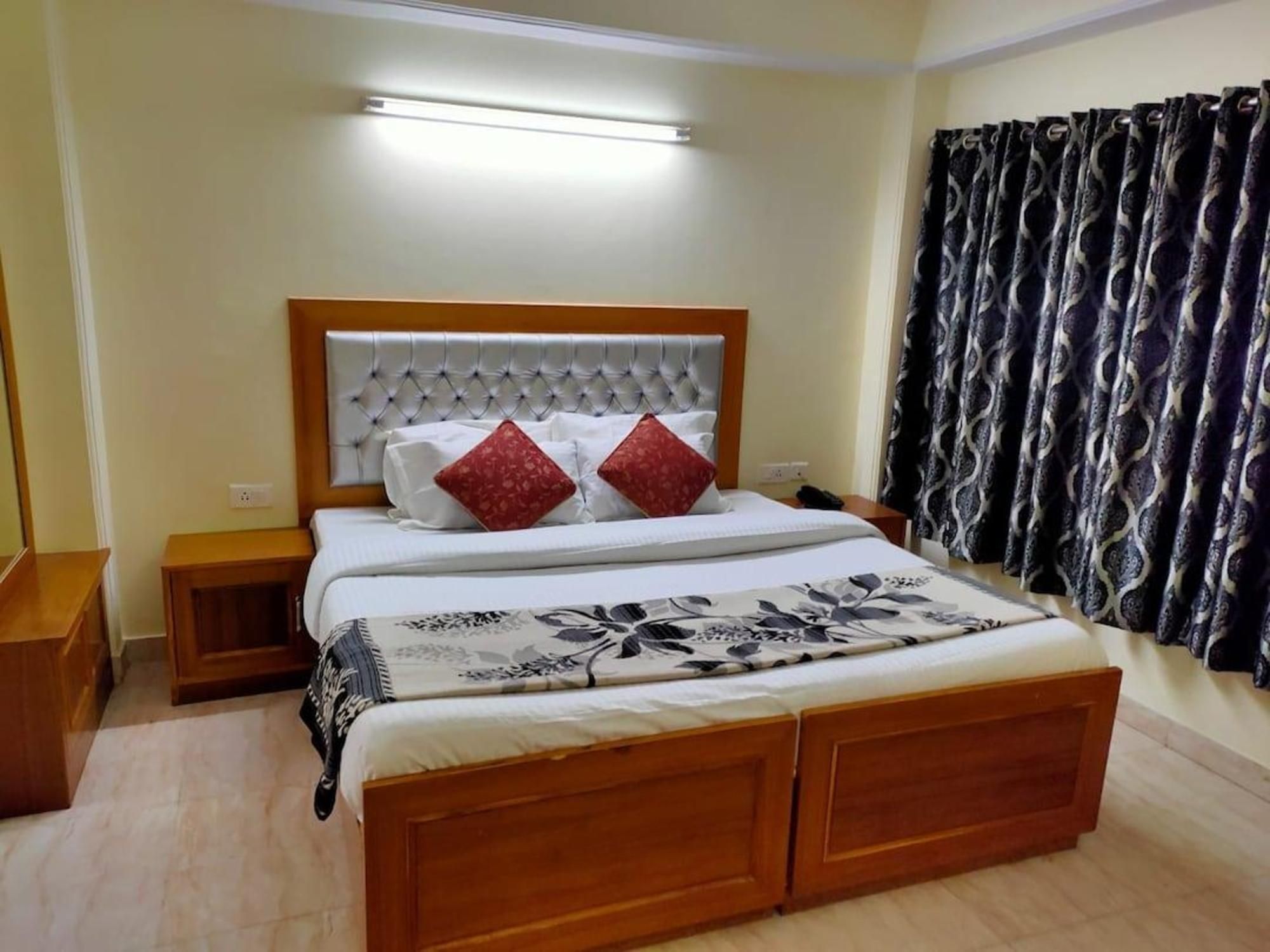 Hotel Kalra Regency - שימלה - חדר שינה