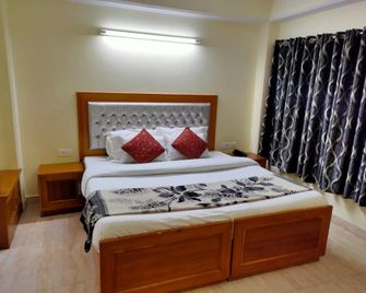 Hotel Kalra Regency - Shimla - Bedroom