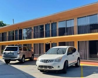 Royal Inn - Live Oak - Gebäude