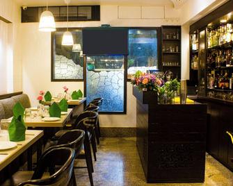 ذي إميرالد هوتل آند إكزيكيوتيف أبارتمنتس - مومباي - مطعم