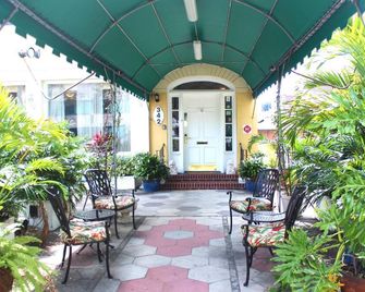 ذي إن أون ثيرد - سانت بيترسبورغ - شرفة مرصوفة