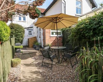 Cobbler's Cottage - Norwich - Patio