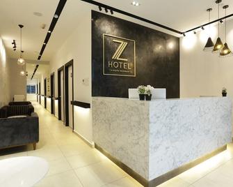 Z Hotel - Petaling Jaya - Rezeption