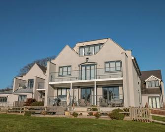 Seaspray - Dartmouth - Building
