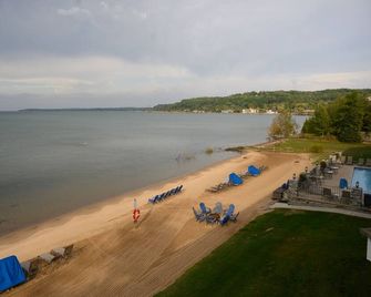 Pointes North Beachfront Resort Hotel - Traverse City - Ranta