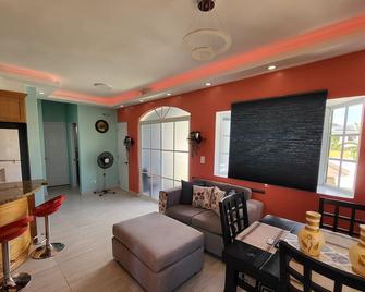 Modern 2 Bedroom Apt 5a - San Felipe de Puerto Plata - Wohnzimmer