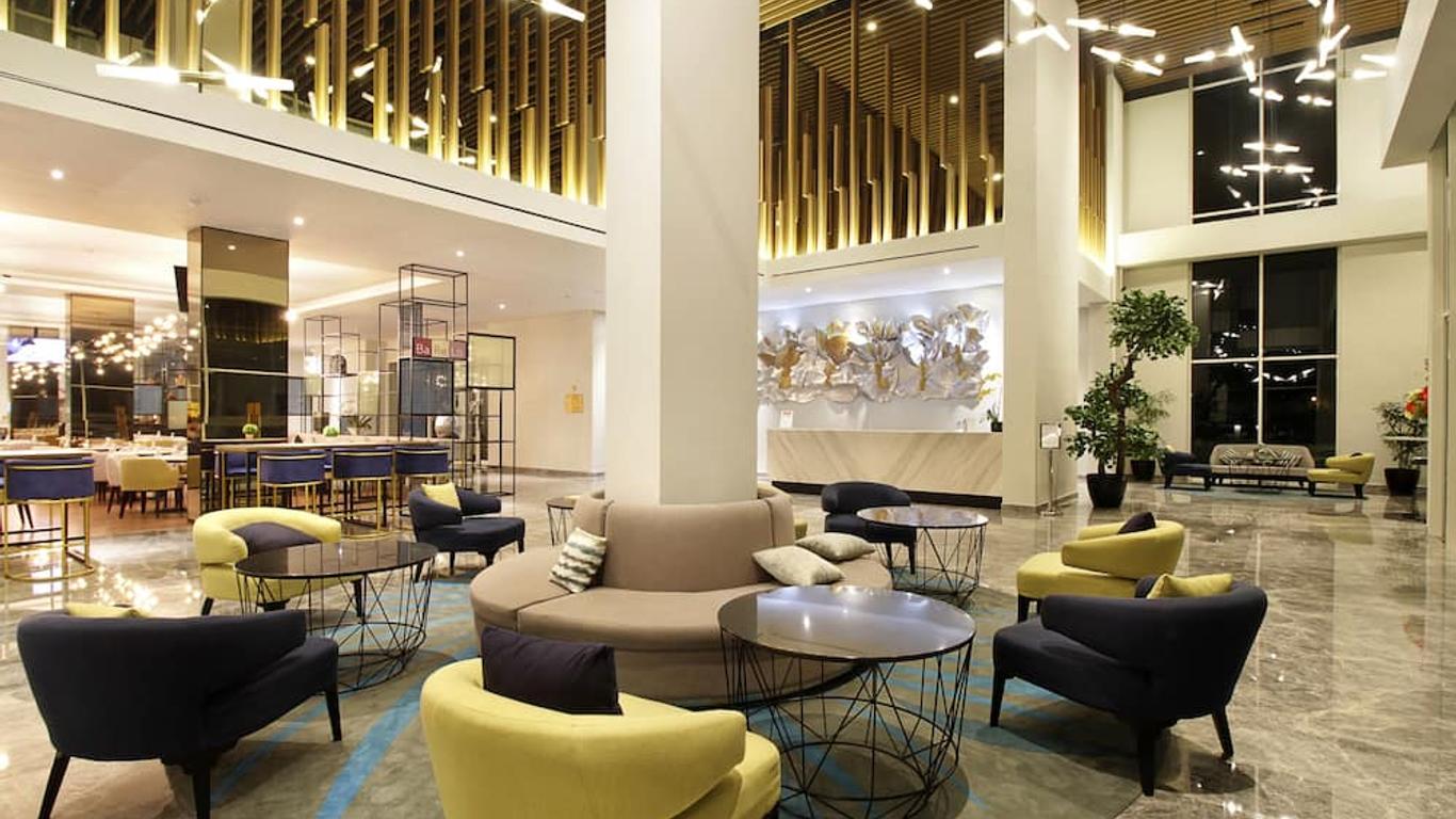 سويس بيلين مطار سورابيا